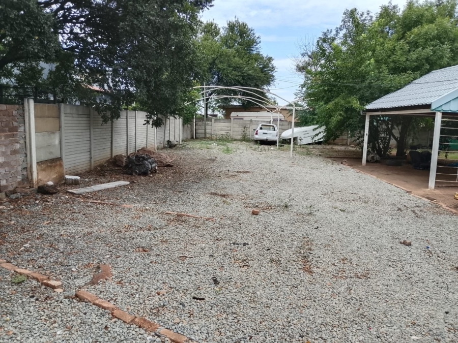 5 Bedroom Property for Sale in Roosheuwel North West